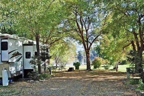 Silverline Lakeside Resort
