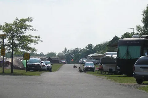 Niagara Falls / Grand Island KOA Holiday