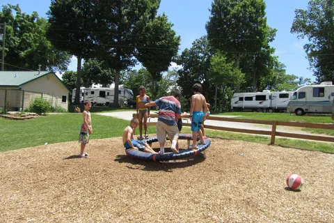 Louisville South KOA Holiday