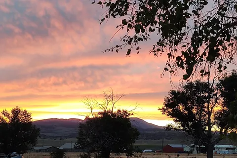 Starry Night Lodging & RV - Ennis
