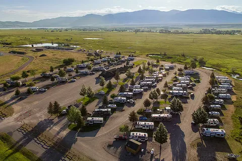 Starry Night Lodging & RV - Ennis