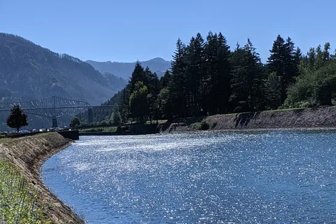 Port of Cascade Locks Campground