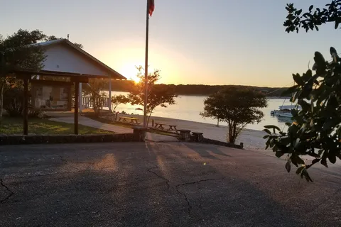 Joe's Place Marina and Resort - Medina Lake