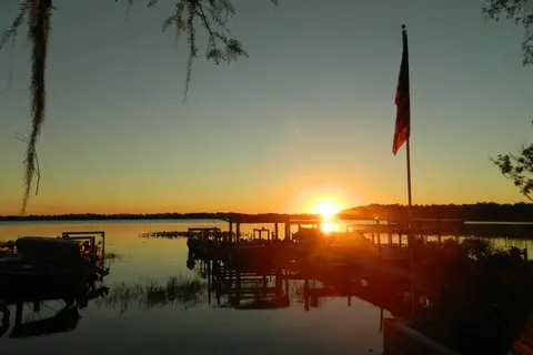 Lake Josephine RV Resort