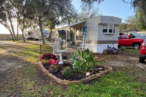 Lake Josephine RV Resort