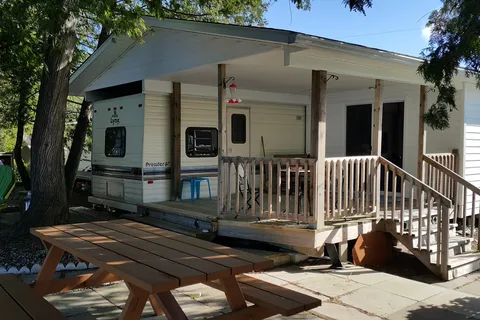 Serenity Bay Cottage and RV Park