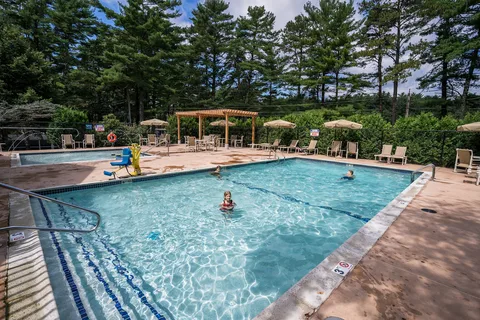 Yogi Bear's Jellystone Park™ Camp-Resort: Cranberry Acres in Carver, MA