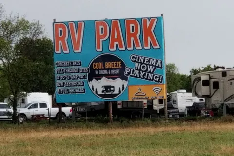 Cool Breeze RV Cinema and Resort