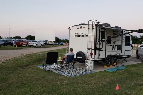 Cool Breeze RV Cinema and Resort