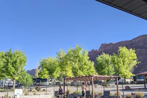 Spanish Trail RV Park-Campground