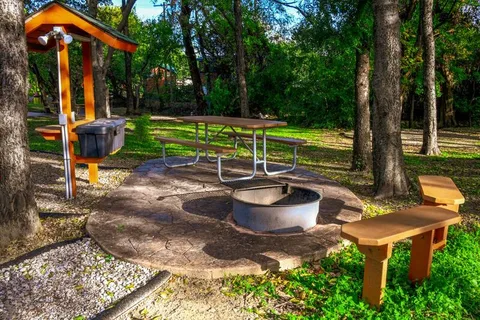 Dallas / Arlington KOA Holiday