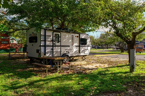 Dallas / Arlington KOA Holiday