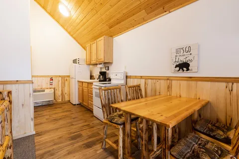 Beargrass Lodging and RV Resort