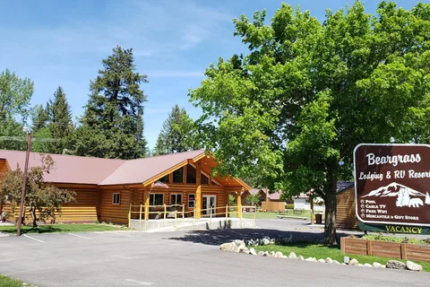 Beargrass Lodging and RV Resort