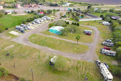 Mathis Motor Inn & RV Park