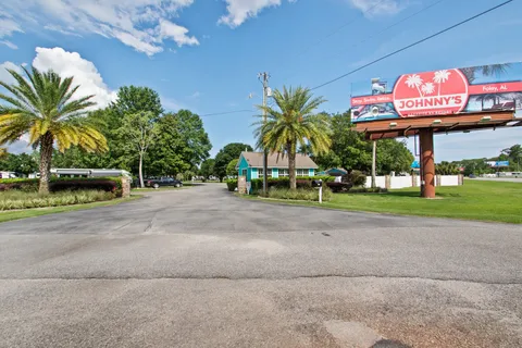 Johnny's Lakeside RV Resort