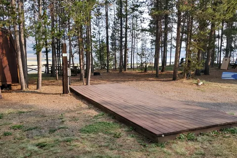 Madison Arm Resort