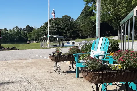 Parkers Crossroads RV Park and Campground