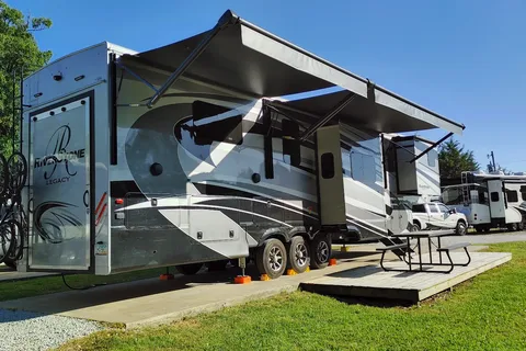 Parkers Crossroads RV Park and Campground