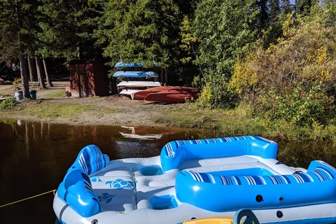 Dee Lake Wilderness Resort