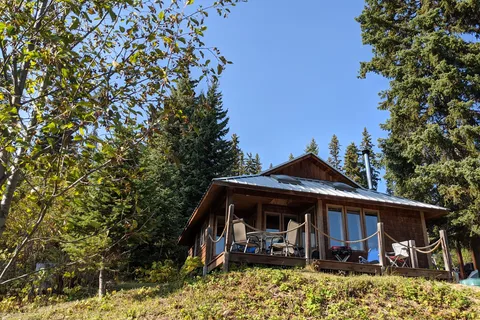 Dee Lake Wilderness Resort