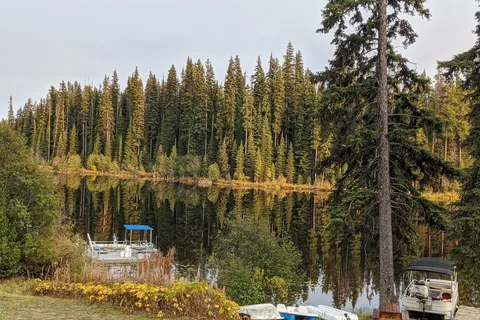 Dee Lake Wilderness Resort