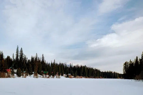 Dee Lake Wilderness Resort