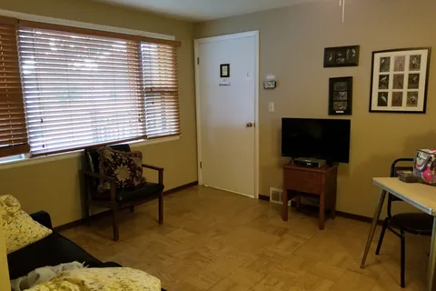Waters Edge Motel