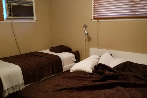 Waters Edge Motel