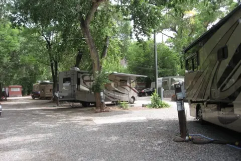 Oak Creek Mobilodge