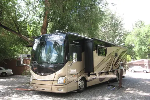 Oak Creek Mobilodge