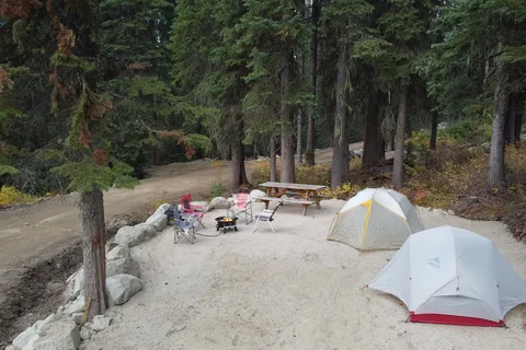 Hummingbird Lodge & Campground