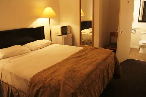 Coachlight Inn Motel