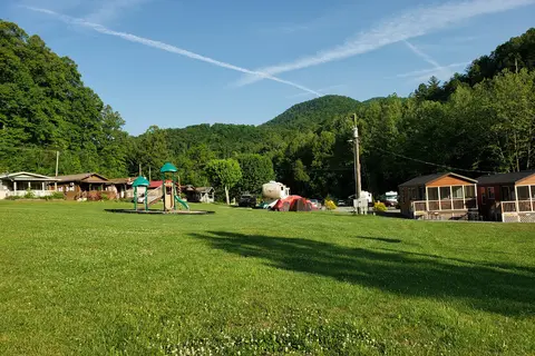 Sun Retreats Nantahala