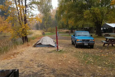Kozy Kabins And RV Park