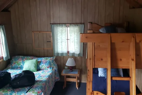 Mindemoya Court Cottages and Campground
