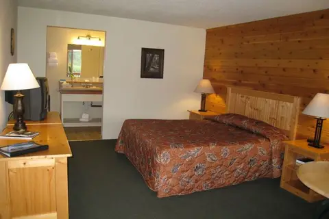 Quinalt River Inn