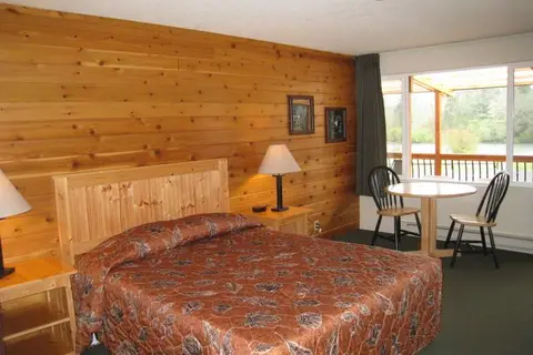 Quinalt River Inn