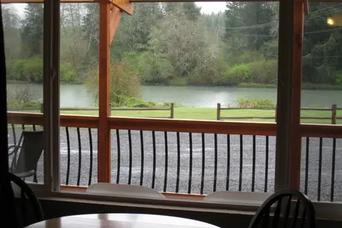 Quinalt River Inn