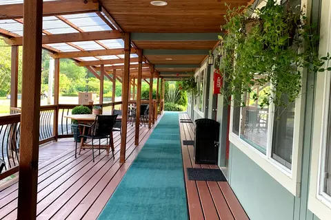 Quinalt River Inn