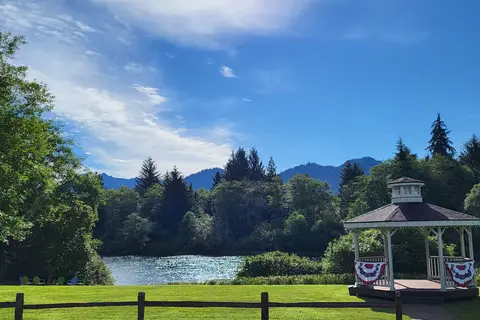 Quinalt River Inn