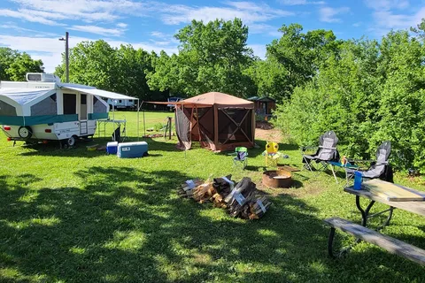 Hickory Oaks Campground