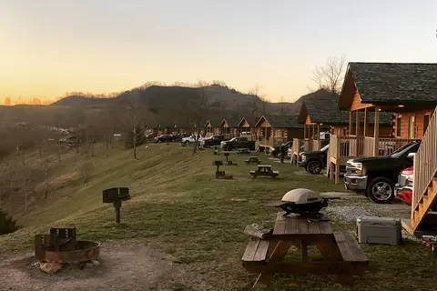 Twin Hollow Campground and Cabins