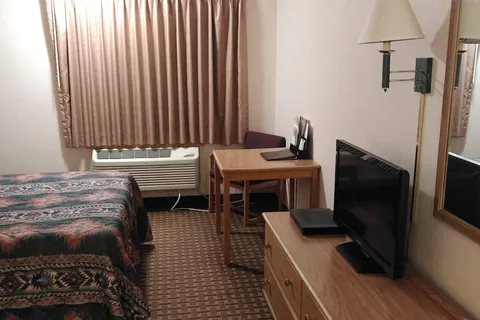 Roadside Inn and RV Spaces