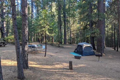Scotts Flat Lake Resort