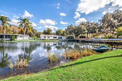 Hide-A-Way Harbor RV Park