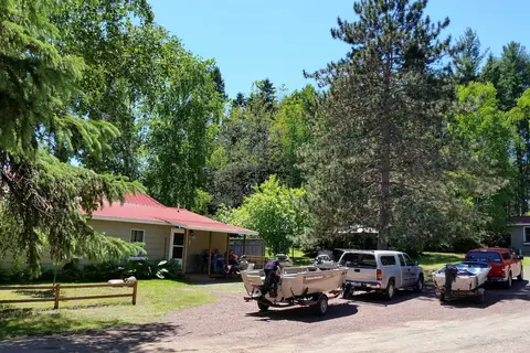 Swansons Motel and Campground
