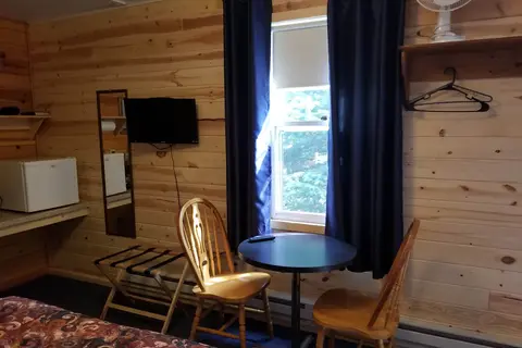 Swansons Motel and Campground