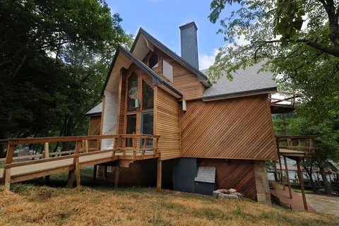 Newland's Lodging