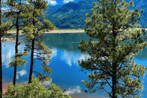 Junction West Vallecito Resort